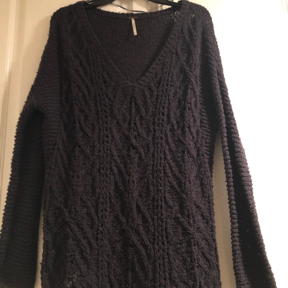 Woman’s sweater - Picture 2 of 3
